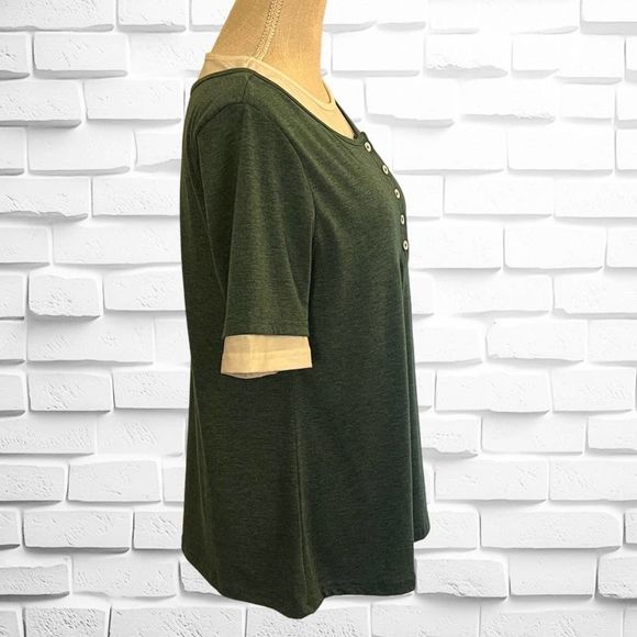 Green & White 1 Piece Layered Look Short Sleeve Tee, Size Large - Picture 4 of 5